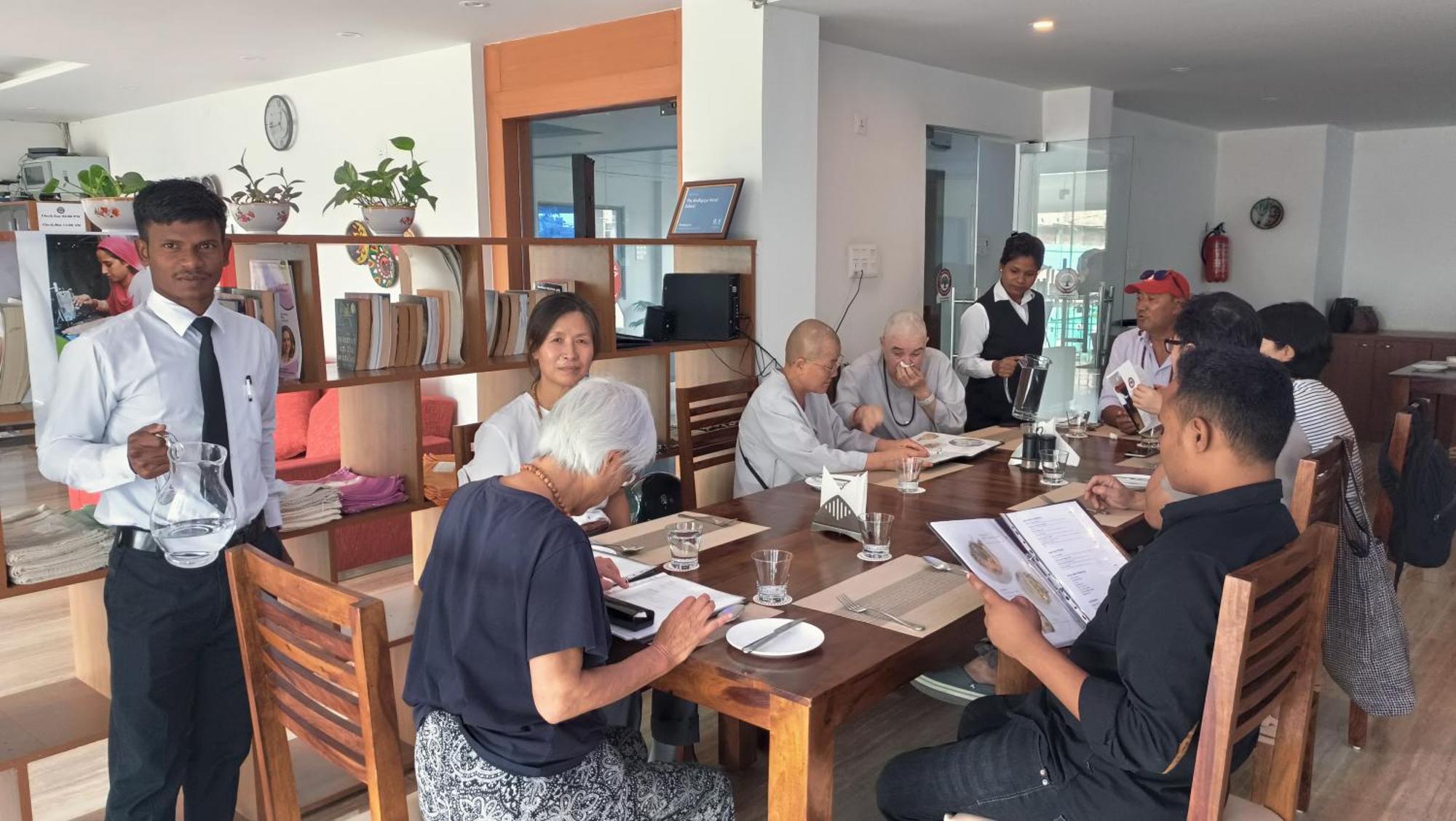 The Bodhgaya Hotel School Extérieur photo