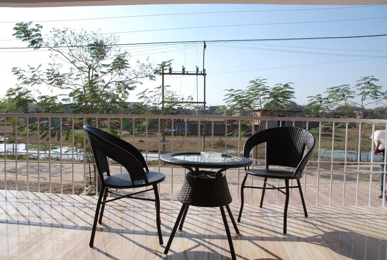 The Bodhgaya Hotel School Extérieur photo