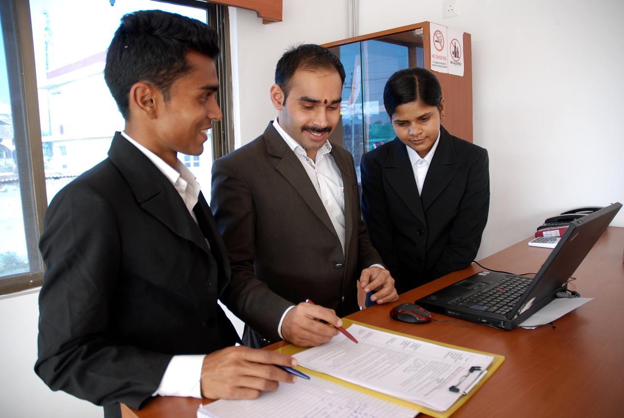 The Bodhgaya Hotel School Extérieur photo